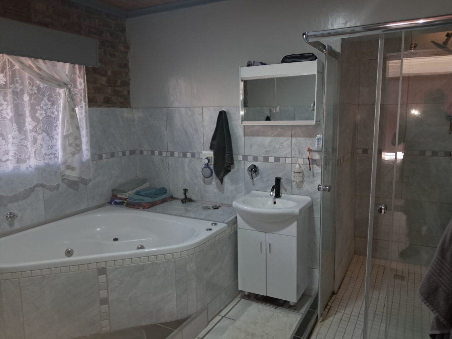 4 Bedroom Property for Sale in Riebeeckstad Free State